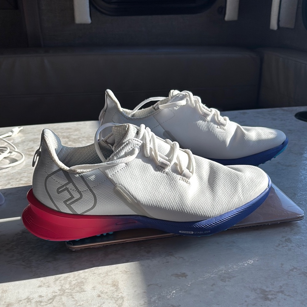 FootJoy Mens 9.5 Fuel Sport Spikeless Golf Shoes Waterproof Lightweight Comfort